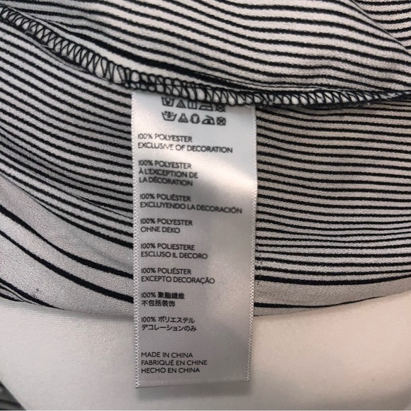 Striped‎ Off-Shoulder Romper. - Picture 5 of 8